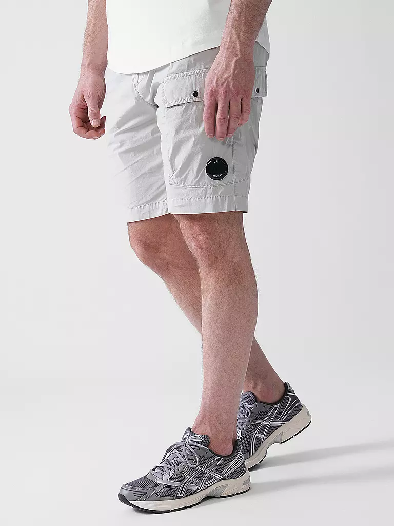 CP COMPANY | Pantalones cortos | Gris claro