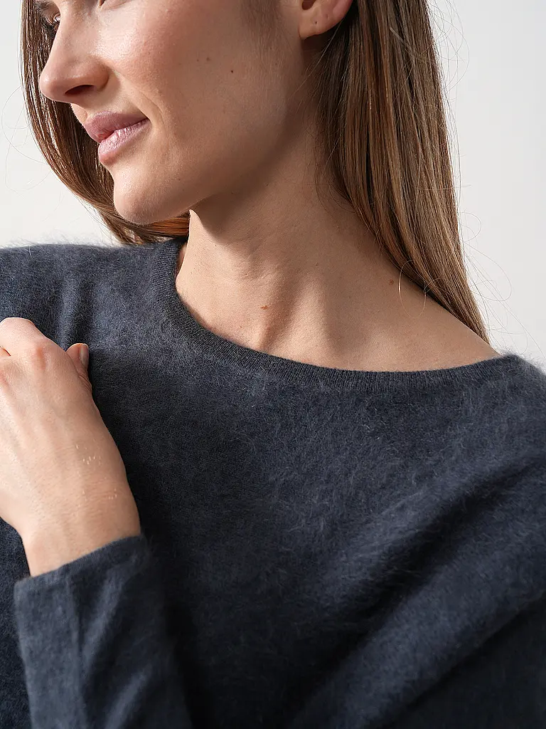 DAVIDA | Nombre del producto: Suéter de cachemira
Marca: DAVIDA
Color: gris
Categorías: Moda,Mujer
Etiquetas: Cachemira

Longitud de la manga: Manga larga
Escote: Cuello redondo
Material: Cachemira,Punto
Diseño: Liso
Corte (Prenda superior): Suelto
Estilo: Puro | 