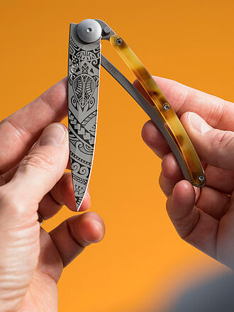 DEEJO | Navaja de bolsillo con aspecto de carey, alto brillo, POLINESIO 37G