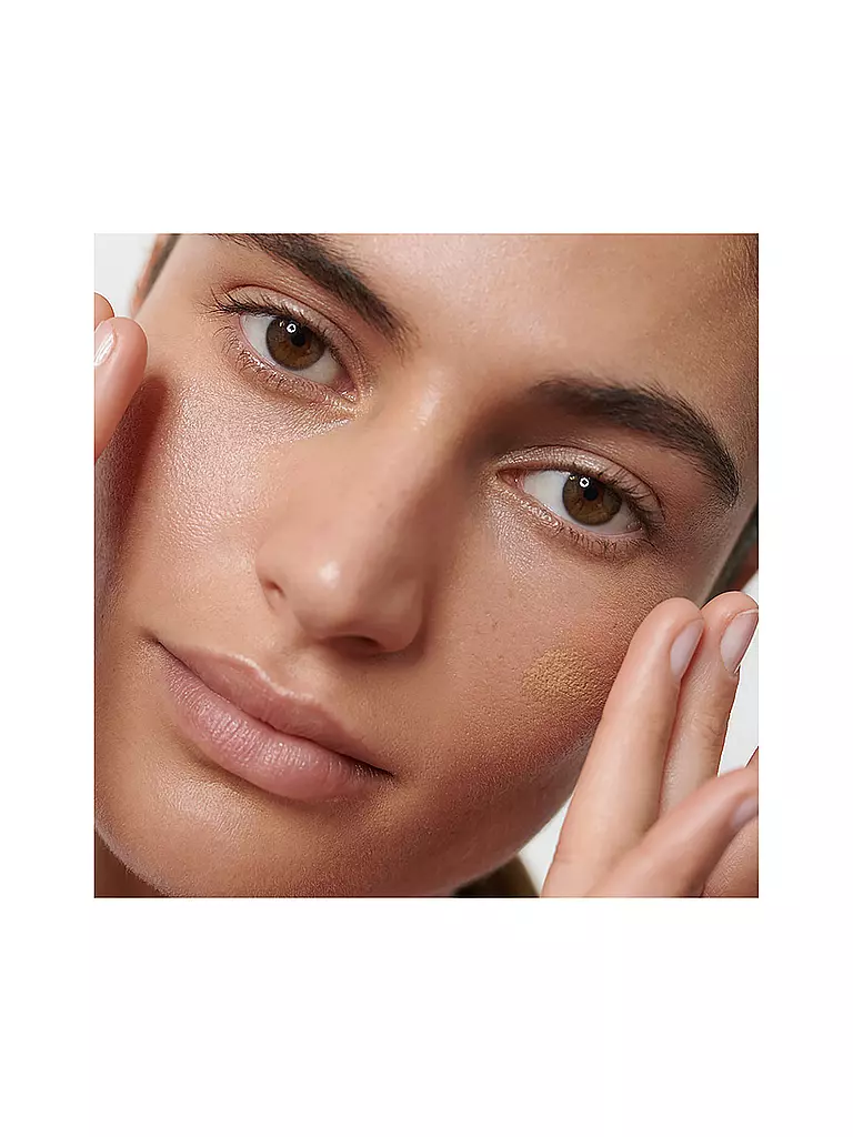 DR. HAUSCHKA | Base de maquillaje (04 Avellana) | Marrón claro