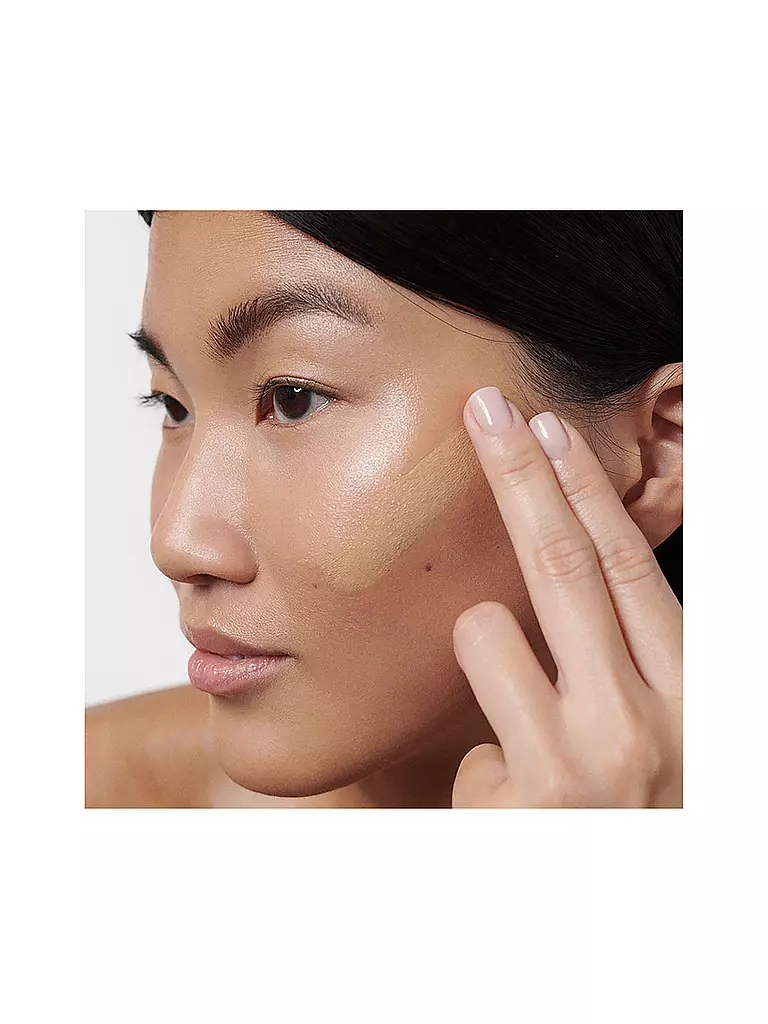 DR. HAUSCHKA | Base de maquillaje (06 Walnut) | Marrón
