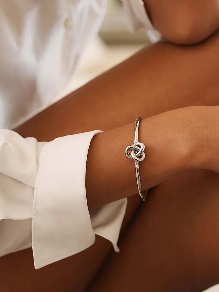 EDBLAD | Brazalete INFINITY KNOT BANGLE Steel | Plata