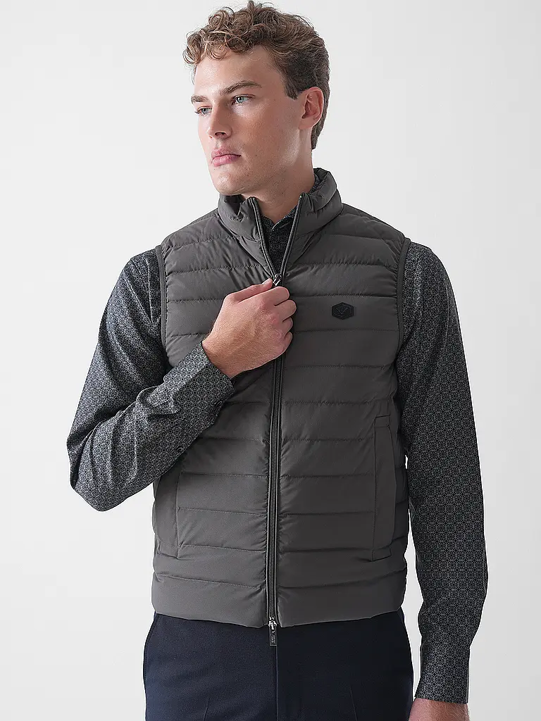 EMPORIO ARMANI | Chaleco acolchado de plumón ESSENTIAL | 