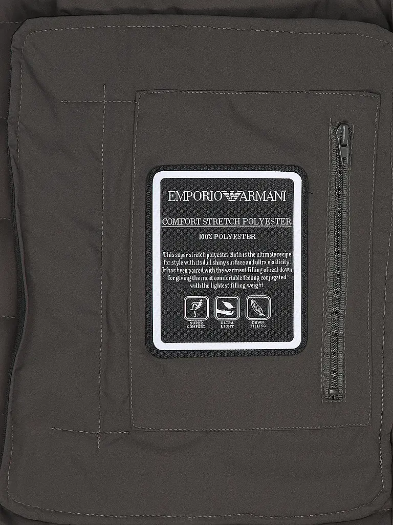 EMPORIO ARMANI | Chaleco acolchado de plumón ESSENTIAL | 