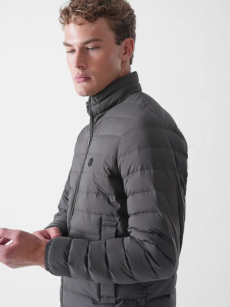 EMPORIO ARMANI | Chaqueta acolchada ligera ESSENTIAL | 