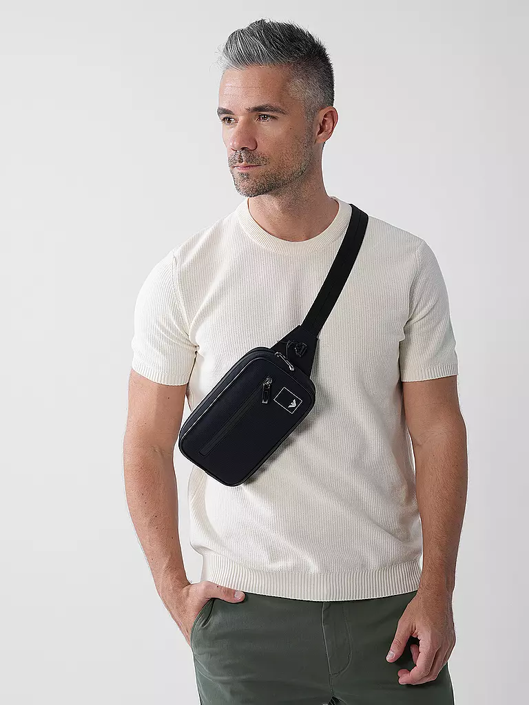 EMPORIO ARMANI | Riñonera TRAVELER | Azul oscuro