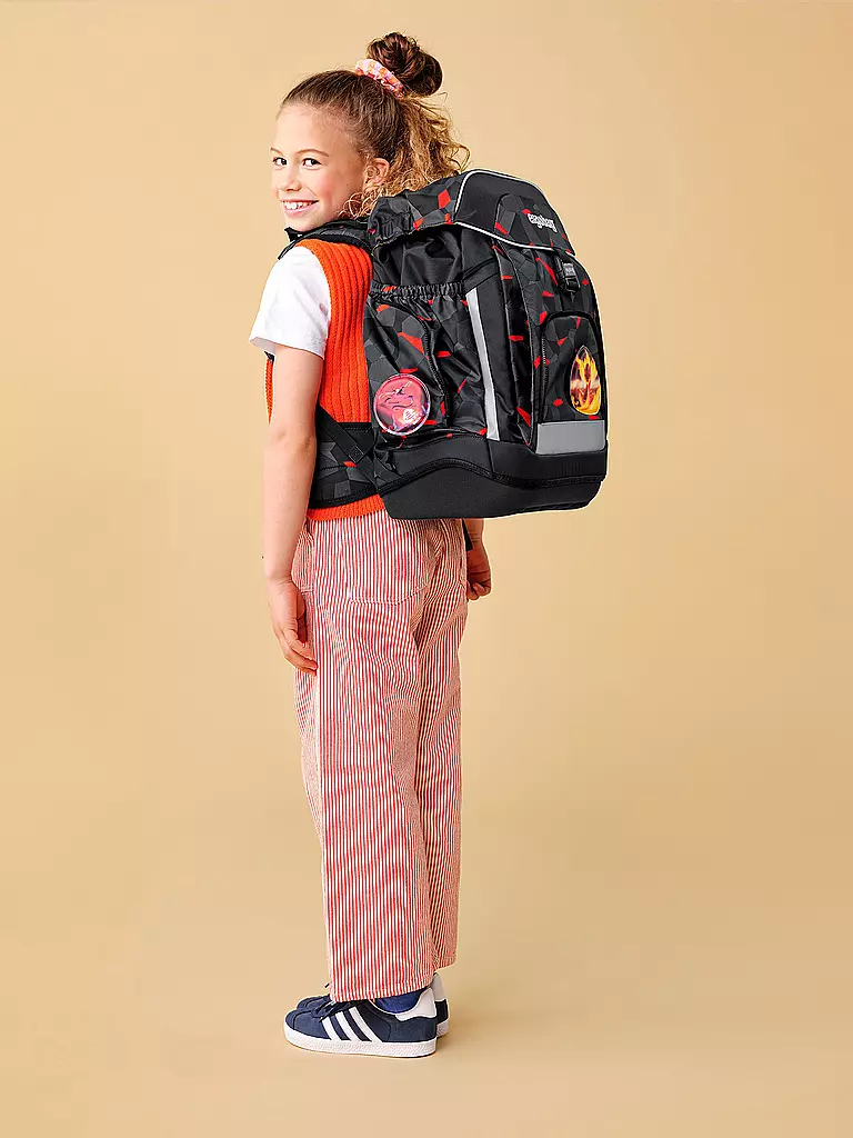 ERGOBAG | Set de mochila escolar 6 piezas MAXI TaekBärdo | Negro