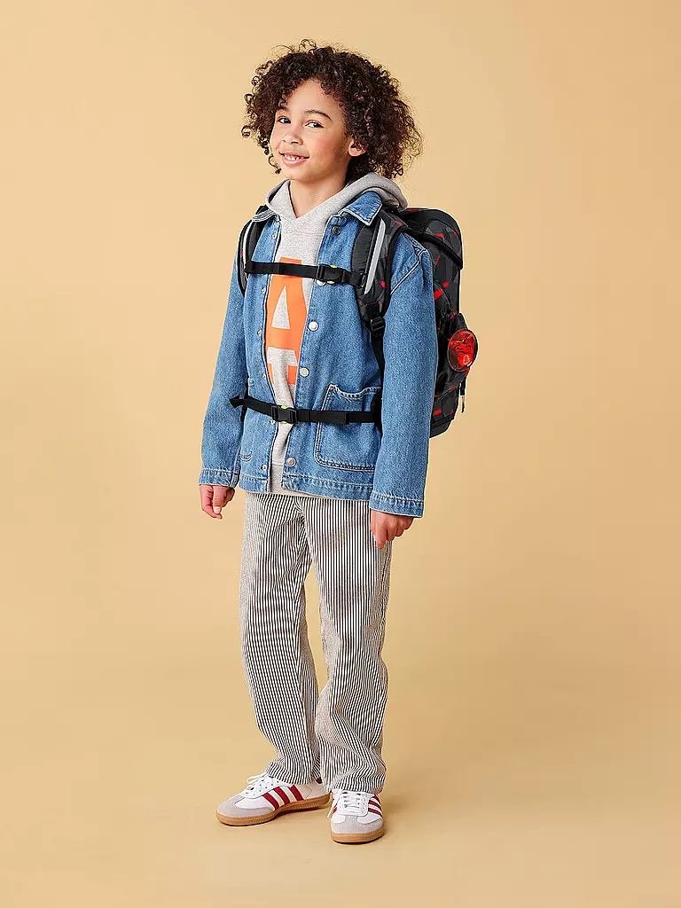 ERGOBAG | Set de mochila escolar de 6 piezas CUBO LIGHT TaekBärdo | Negro