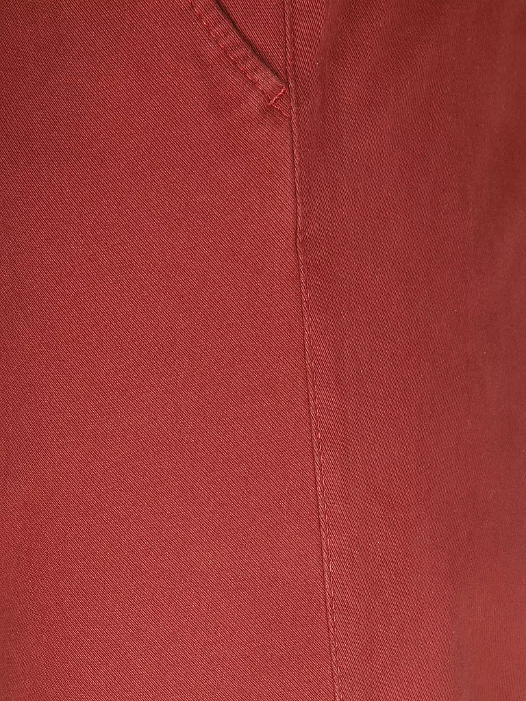 EUREX | Chino Thilo | Rojo