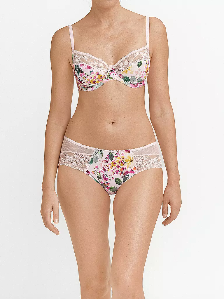 FELINA CONTURELLE | Braga BLOSSOM milkshake | Crema