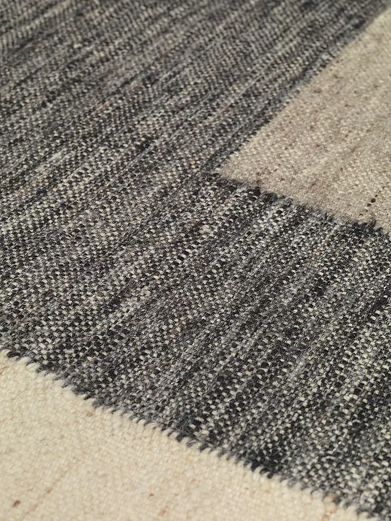 FERM LIVING | Alfombra COUNTER RUG 200x300 Charcoal Off-white | Multicolor