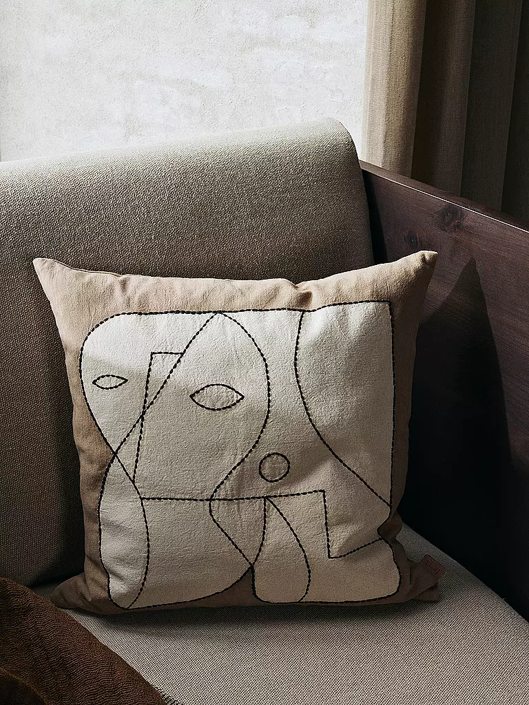 FERM LIVING | Cojín FIGURE CUSHION 50x50 Taupe White | Camel