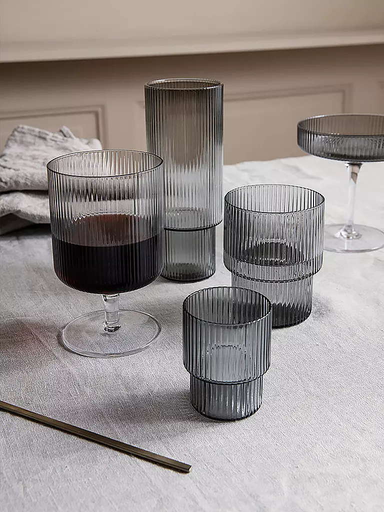 FERM LIVING | Juego de 4 vasos RIPPLE Smoked Grey | Gris