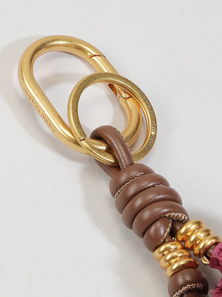 GIANNI CHIARINI | Nombre del producto: Colgante para bolso
Marca: GIANNI CHIARINI
Color: rosa
Categorías: Moda, Mujer

Material: Imitación de cuero
Diseño: Liso | 