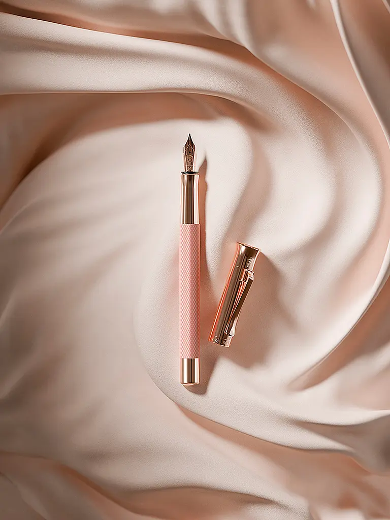 GRAF VON FABER-CASTELL | Pluma estilográfica Guilloche Rose Blush M | Rosa