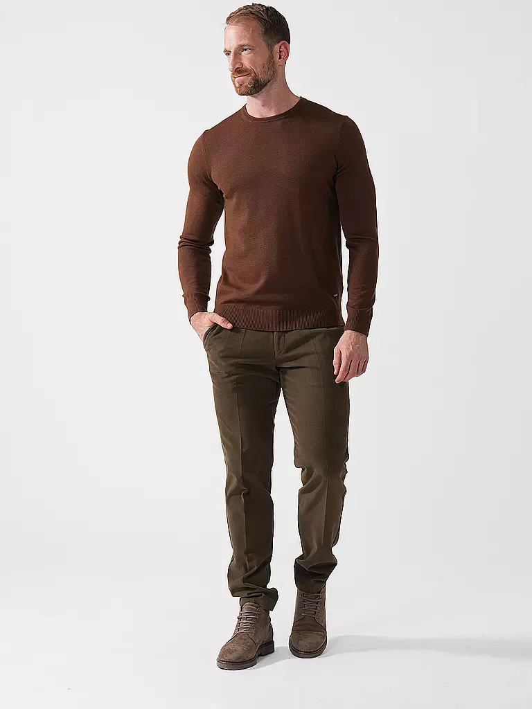 HILTL | Chino TRENTO Slim Fit | Oliva