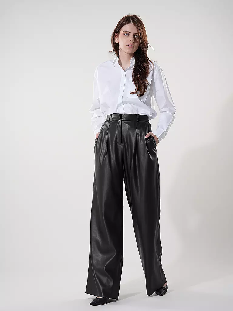 HUGO | Hose Wide Fit in Lederoptik HAWINE | Negro