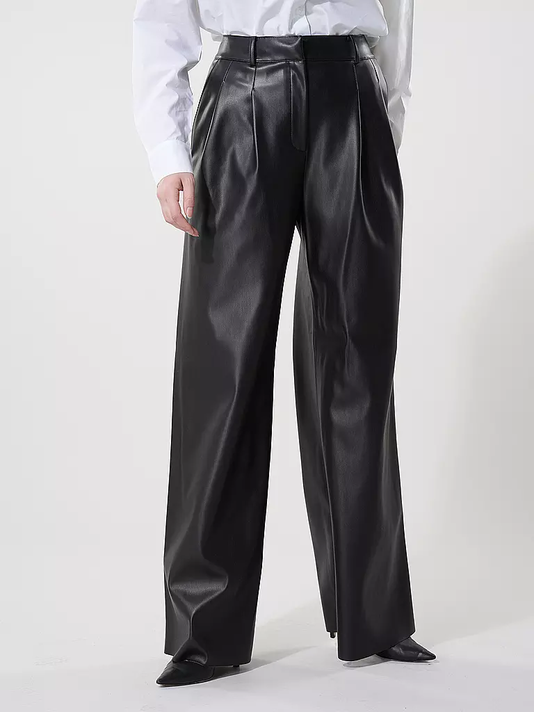 HUGO | Hose Wide Fit in Lederoptik HAWINE | Negro