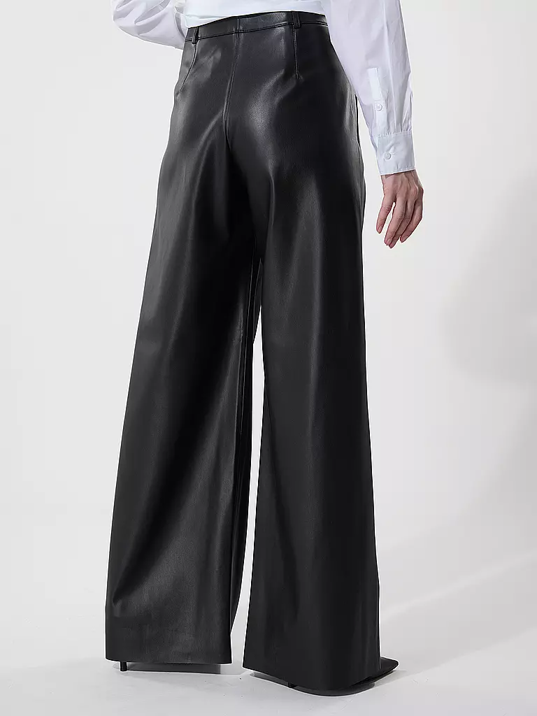HUGO | Hose Wide Fit in Lederoptik HAWINE | Negro