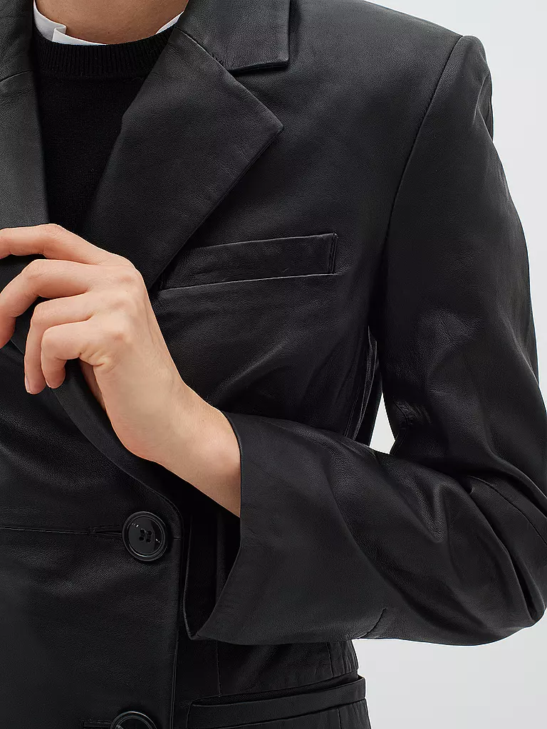 IN WEAR | Blazer KAMAIW | Negro