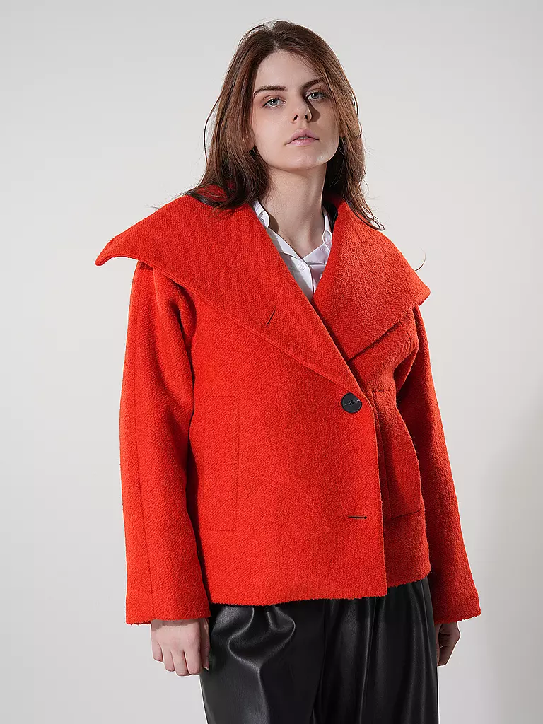 IN WEAR | Chaqueta TANAYIW | Coral