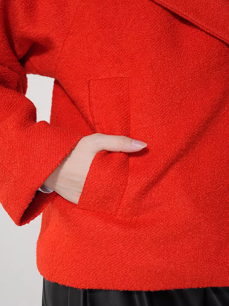 IN WEAR | Chaqueta TANAYIW | Coral