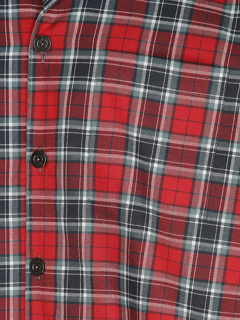 ISA | Nombre del producto: Pijama
Marca: ISA
Color: rojo
Categorías: Moda, Hombre

Largo de manga: Manga larga
Material: Algodón
Forma del cuello: Cuello de solapa
Diseño: Cuadros
Detalles: Bolsillos insertados | Rojo