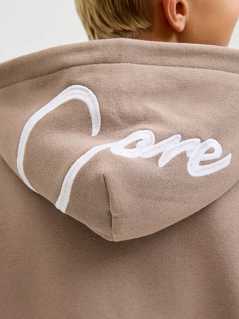 JACK & JONES | Jungen Sweater JCOPOINT
Marke: JACK & JONES
Farbe: beige
Kategorien: Mode,Kinder,Jungen
Ärmellänge: Langarm
Material: Sweat,Baumwolle,Polyester / Polyamid
Kragenform: Kapuze
Musterung: Unifarben
Passform (Oberbekleidung): Locker
Stil: Young Fashion
Det |