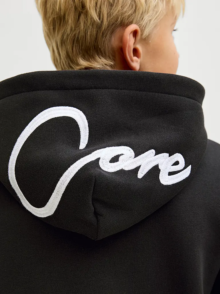 JACK & JONES | Jungen Sweater JCOPOINT
Marke: JACK & JONES
Farbe: schwarz
Kategorien: Mode,Kinder,Jungen

Ärmellänge: Langarm
Material: Sweat,Baumwolle,Polyester / Polyamid
Kragenform: Kapuze
Musterung: Unifarben
Passform (Oberbekleidung): Locker
Stil: Young Fashion
D | 