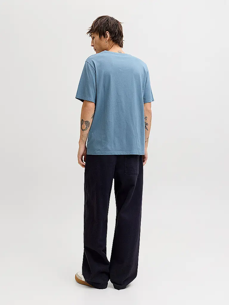 JACK & JONES | Nombre del producto: Camiseta JJEORGANIC
Marca: JACK & JONES
Color: azul
Categorías: Moda, Hombre

Largo de manga: Manga corta
Cuello: Cuello redondo
Material: Algodón
Diseño: Liso
Corte (Prenda superior): Regular | Azul