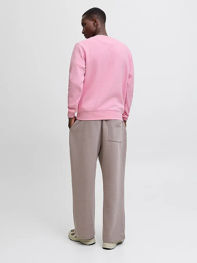 JACK & JONES | Nombre del producto: Sweater JJESOHO
Marca: JACK & JONES
Color: rosa
Categorías: Moda, Hombre

Largo de manga: Manga larga
Cuello: Cuello redondo
Material: Algodón
Diseño: Liso
Corte (Prendas superiores): Regular
Detalles: Logo | Rosa