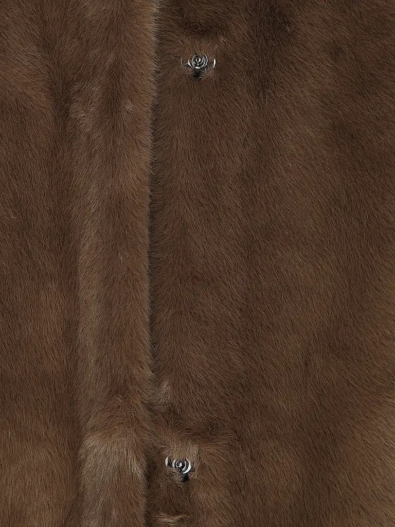 JOOP | Nombre del producto: Abrigo de aspecto de piel CIM
Marca: JOOP
Color: marrón
Categorías: Moda,Mujer

Longitud de la manga: Manga larga
Material: Piel sintética,Poliéster / Poliamida
Forma del cuello: Cuello alto
Diseño: Liso
Corte (Prenda exterior): | 