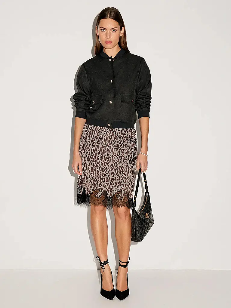 JOOP | Nombre del producto: Minifalda
Marca: JOOP
Color: menta
Categorías: Moda, Mujer

Material: Poliéster / Poliamida
Estampado: Estampado completo, Animal
Estilo: Smart Business
Detalles: Encaje, Logo | Menta