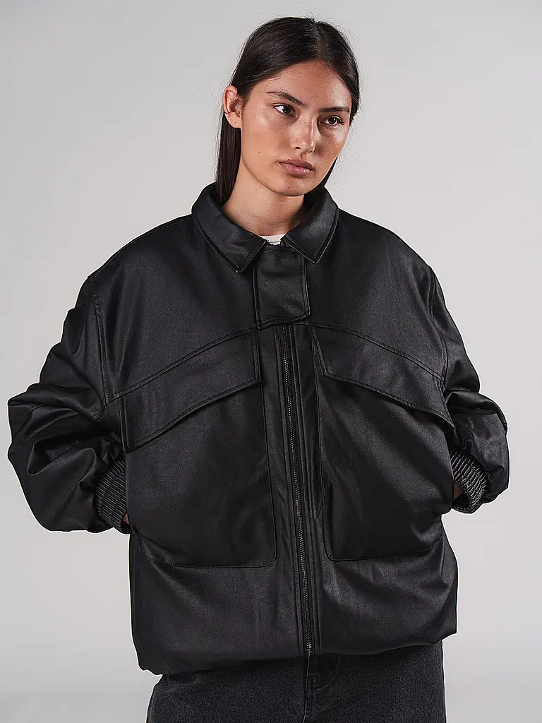 KARO KAUER | Chaqueta de imitación de cuero | Negro
