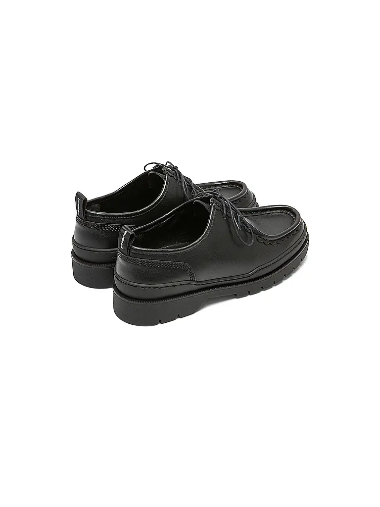 KLEMAN | Schnürschuhe MAJOR
Marke: KLEMAN
Farbe: schwarz
Kategorien: Mode,Herren
Material: Leder
Absatzhöhe: Mittlerer Absatz |