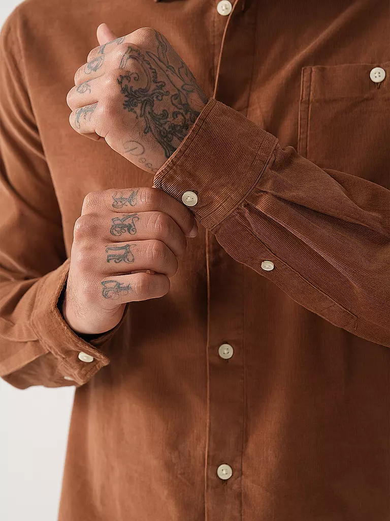KNOWLEDGE COTTON APPAREL | Camisa de corte regular | Camel