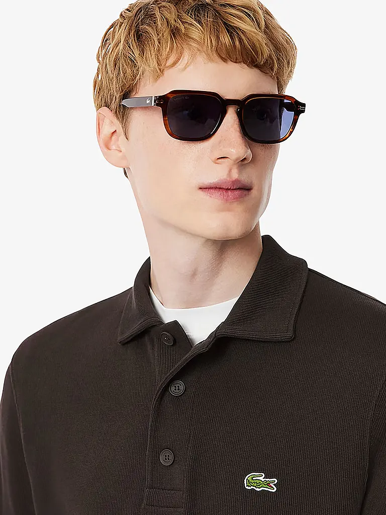 LACOSTE | Poloshirt
Marca: LACOSTE
Color: marrón
Categorías: Moda, Hombre

Largo de manga: Manga larga
Material: Algodón
Forma del cuello: Cuello polo
Diseño: Liso
Corte (Prenda superior): Regular
Estilo: Tendencia
Detalles: Logo | Marrón