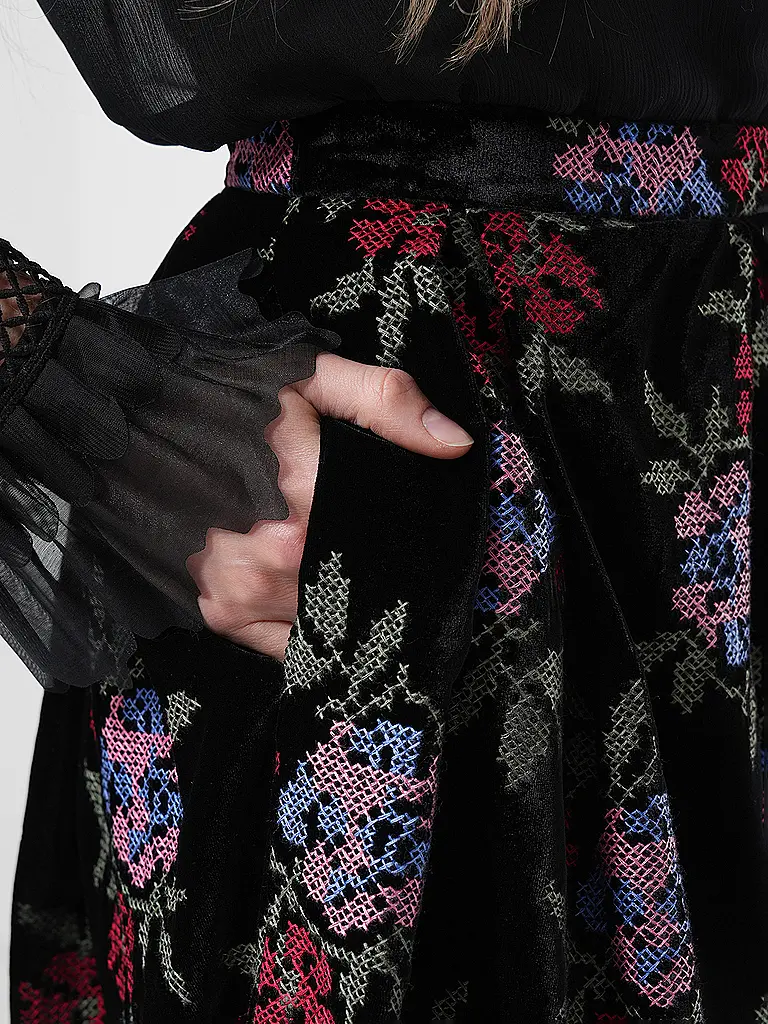 LENA HOSCHEK | Midi REBEL | 