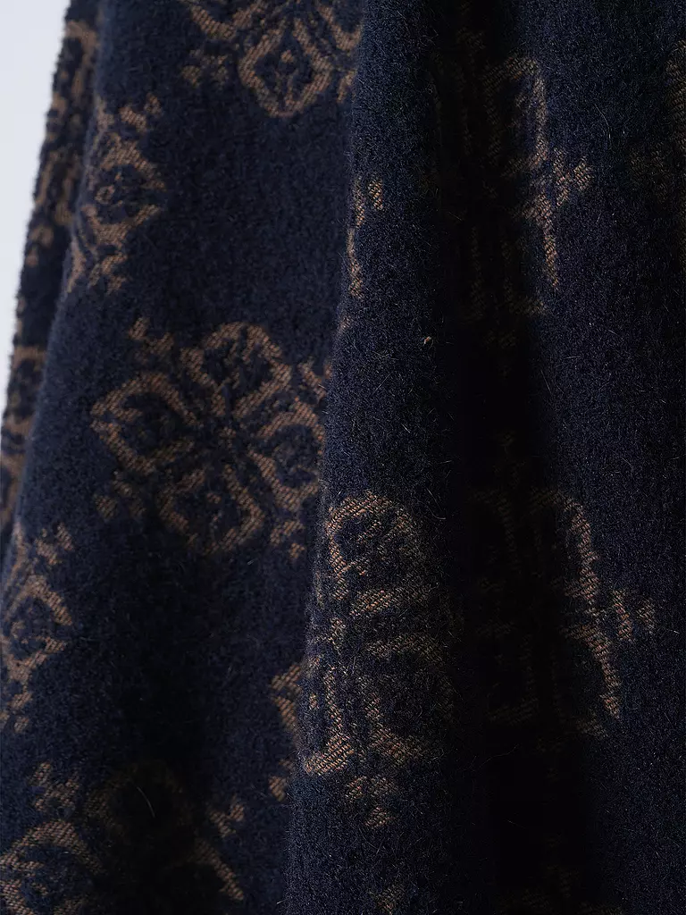 LUIS TRENKER | Capa - Poncho LURILUSSA MACRO | 