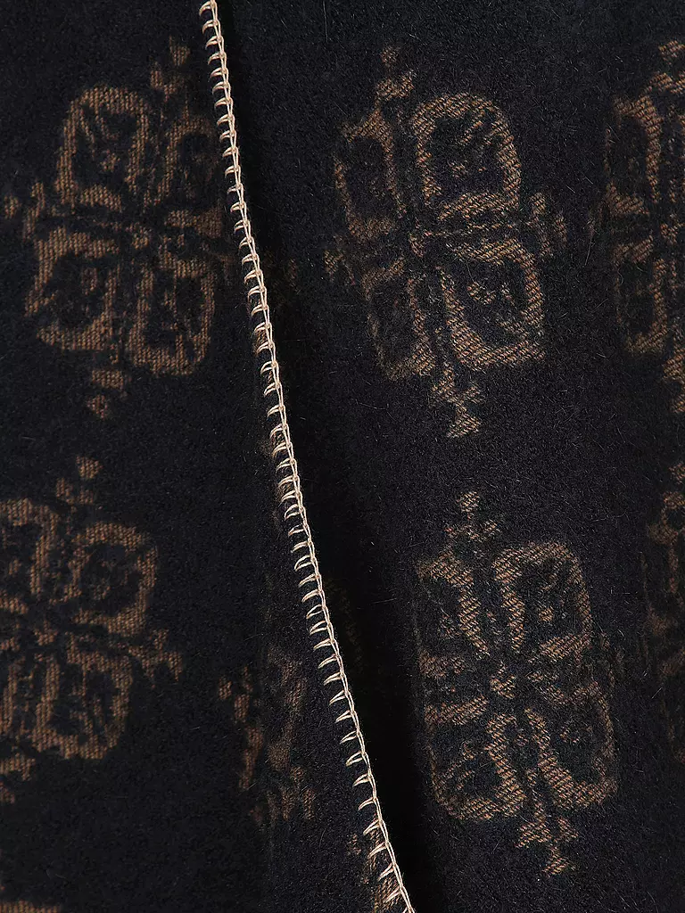 LUIS TRENKER | Capa - Poncho LURILUSSA MACRO | 
