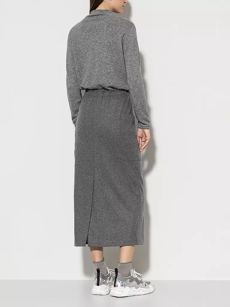 LUISA CERANO | Maxifalda | 