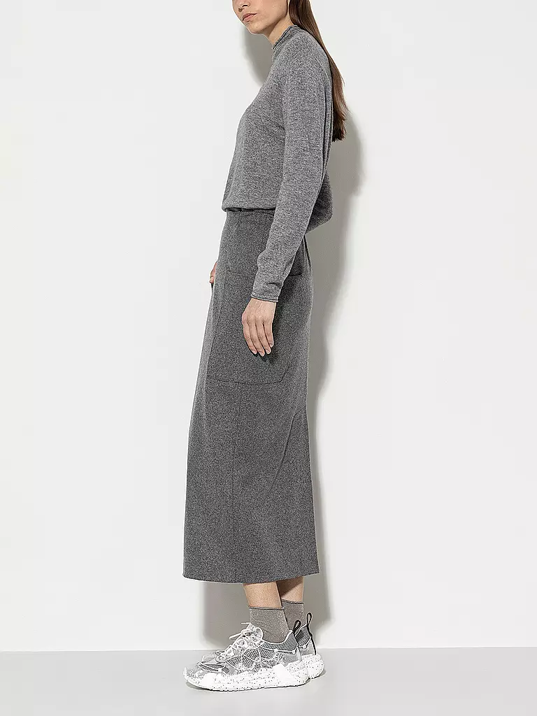 LUISA CERANO | Maxifalda | 