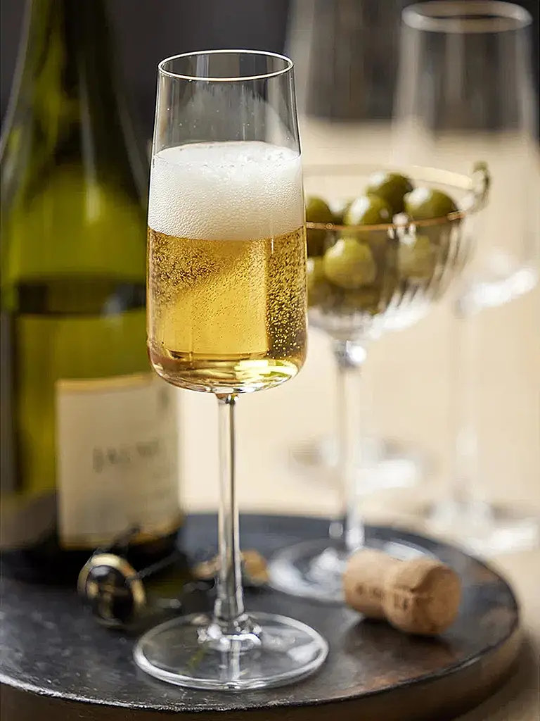 LYNGBY GLAS | Juego de copas de champán 4 piezas ZERO 30cl | Transparente