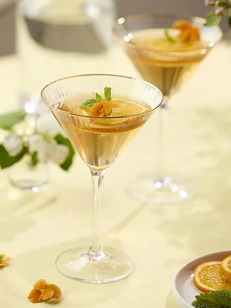 LYNGBY GLAS | Nombre del producto: Juego de copas de Martini 4 piezas con borde dorado PALERMO 25cl | Transparente