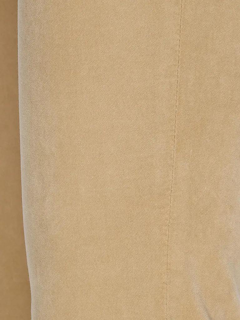 MARC CAIN | Nombre del producto: Pantalón SILEA
Marca: MARC CAIN
Color: marrón claro
Categorías: Moda, Mujer

Material: Algodón, Elástico
Diseño: Liso
Largo (Pantalones/Jeans): Largo normal
Estilo: Glamour
Altura de la cintura: Cintura media
Detalles: Bolsillos | 