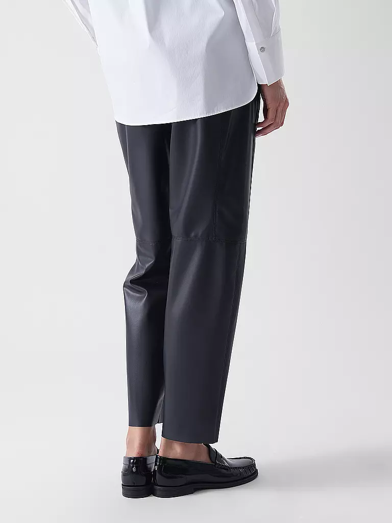 MARC CAIN | Pantalón Jogging Fit efecto piel RANCHI | 