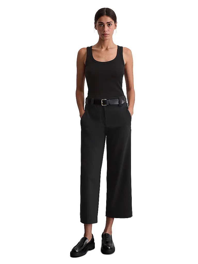 MARC O'POLO | Top
Marca: MARC O'POLO
Color: negro
Categorías: Moda,Mujer

Largo de manga: sin mangas
Escote: Cuello redondo
Material: Algodón,Elástico
Diseño: Liso
Corte (Prenda superior): Regular | Negro