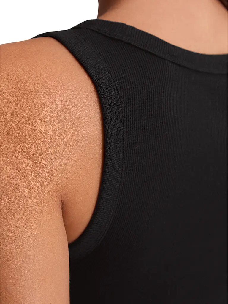 MARC O'POLO | Top
Marca: MARC O'POLO
Color: negro
Categorías: Moda,Mujer

Largo de manga: sin mangas
Escote: Cuello redondo
Material: Algodón,Elástico
Diseño: Liso
Corte (Prenda superior): Regular | Negro