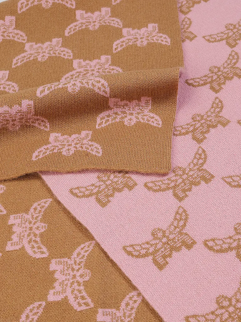 MCM | Nombre del producto: Bufanda - Estola
Marca: MCM
Color: rosa
Categorías: Moda, Mujer

Material: Lana
Diseño: Logotipo
Estilo: Tendencia
Detalles: Función reversible | Rosa