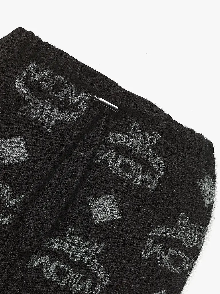 MCM | Nombre del producto: Bufanda de tubo
Marca: MCM
Color: negro
Categorías: Moda, Mujer

Material: Lana
Estampado: Estampado, Logo
Estilo: Tendencia | Negro